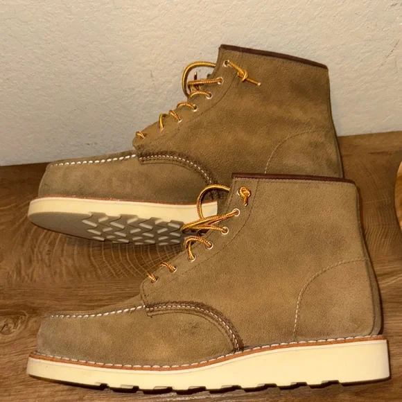 Redwing size 11 women Leather Boots
9.5 men’s - Picture 3 of 7